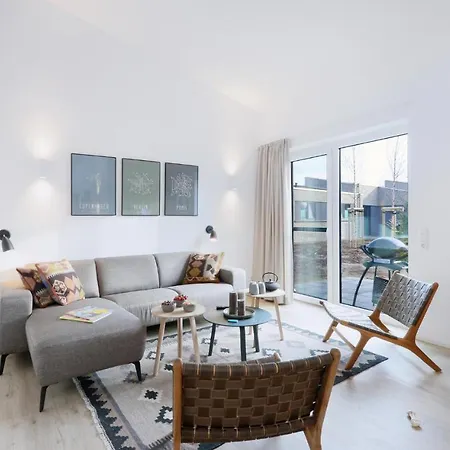 3 Bedroom Awesome In Lembruch-duemmer Holiday home